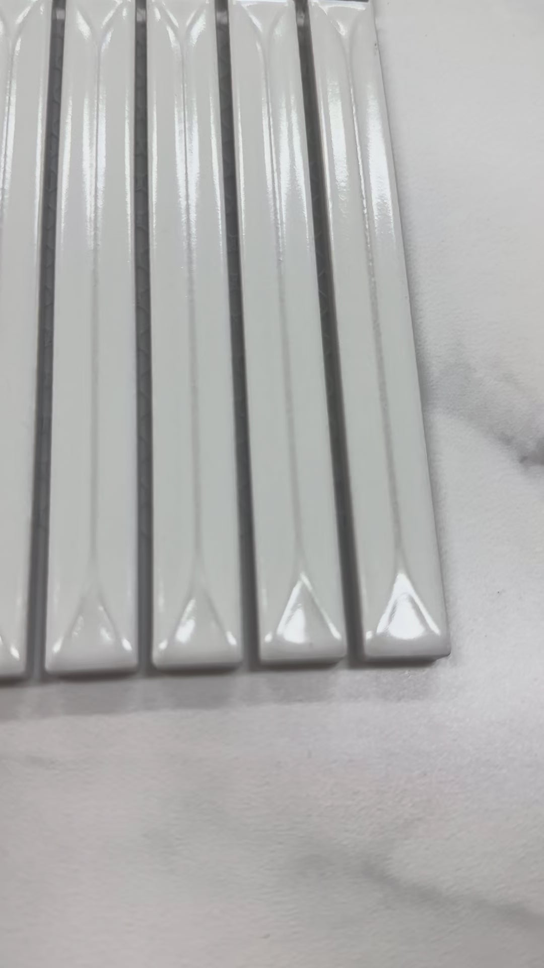 Load video: Voyager White